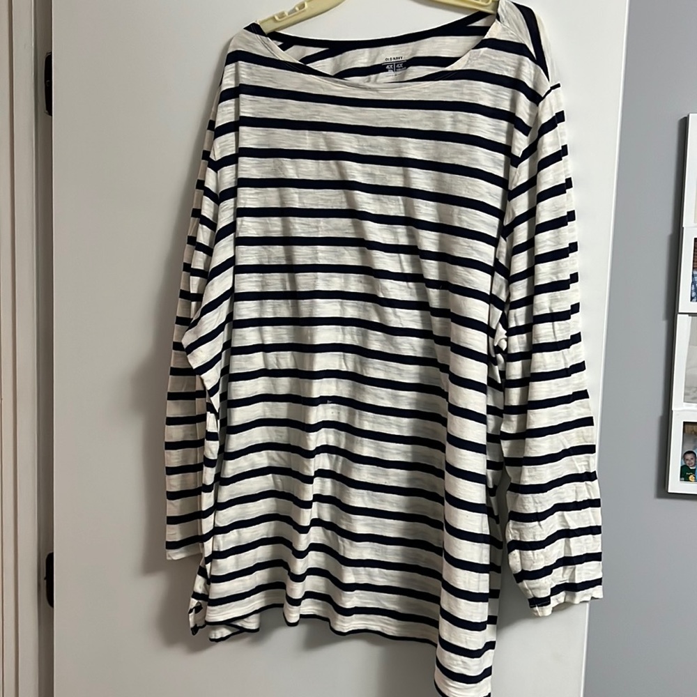 Old Navy long sleeved tshirt, 4x